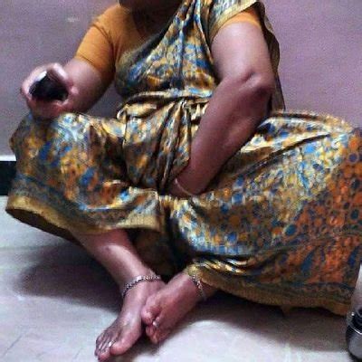 tamil pundai video|Tamil Aunty Pundai Porn Video Collection